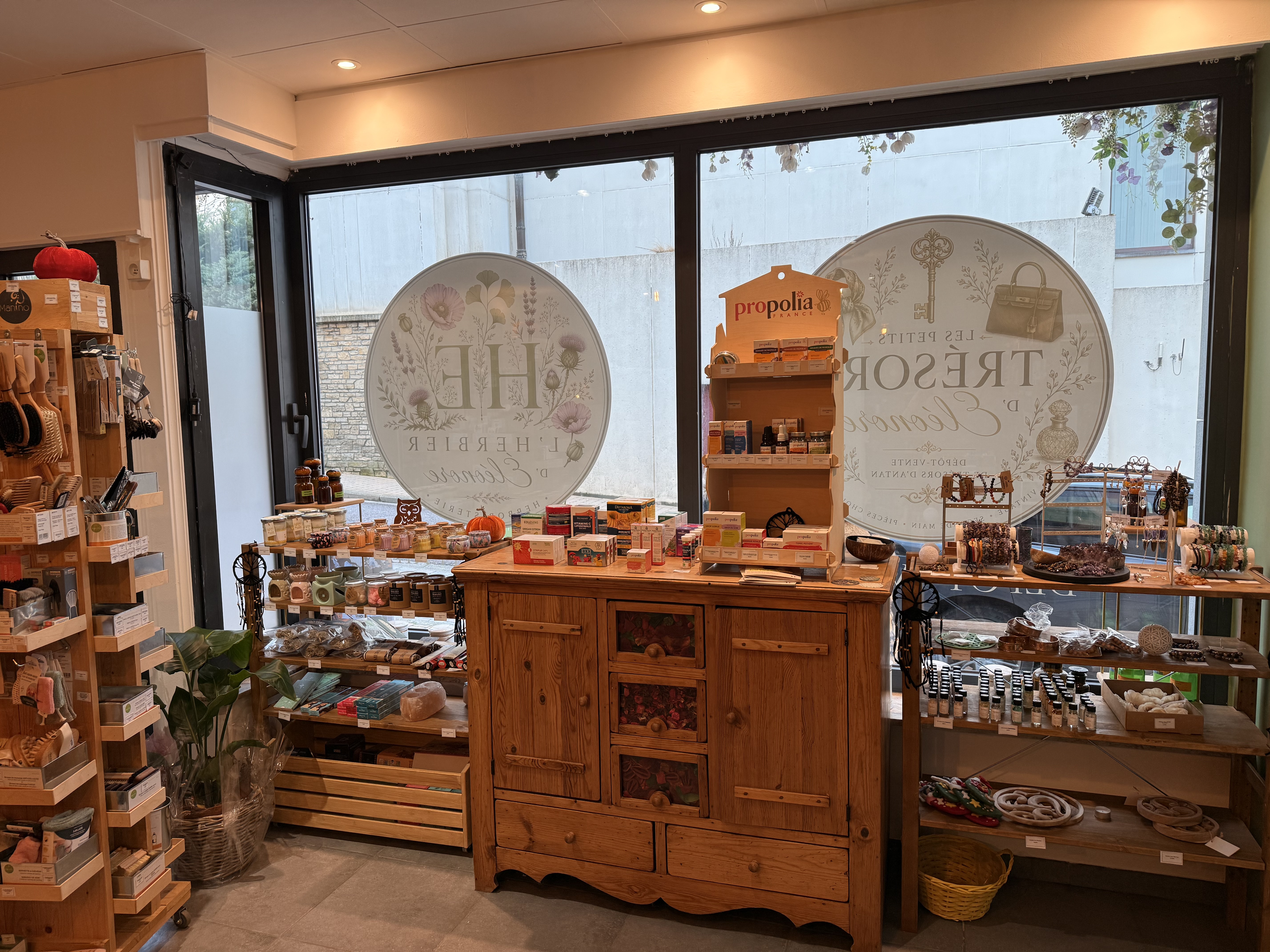 Vue d’ensemble de l’intérieur de la boutique
